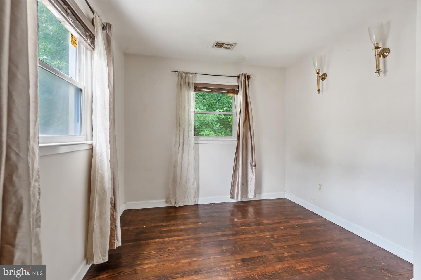 3937 FORESTDALE AVE, WOODBRIDGE, Virginia 22193, 4 Bedrooms Bedrooms, ,2 BathroomsBathrooms,Residential,For sale,3937 FORESTDALE AVE,VAPW2098750 MLS # VAPW2098750