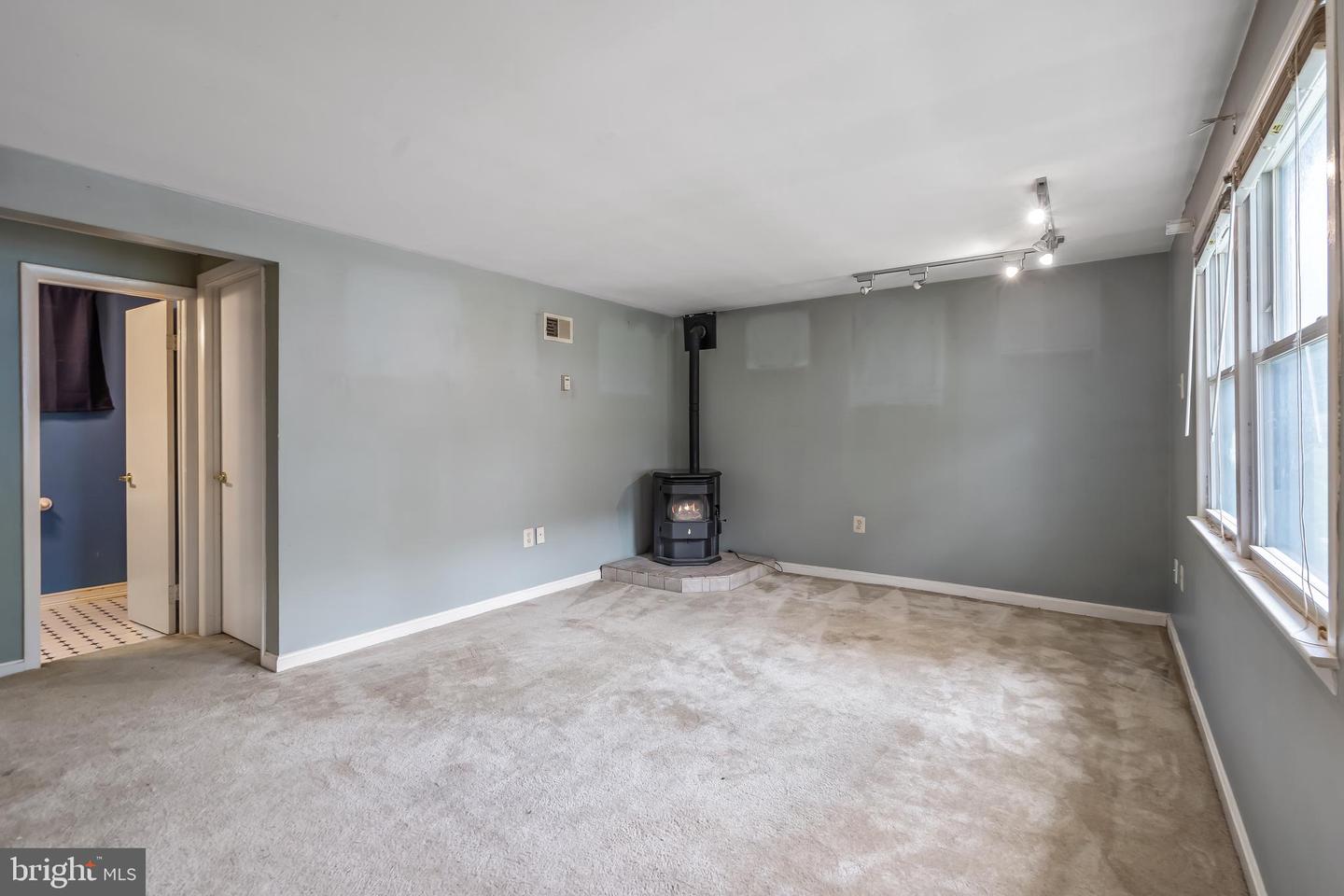 3937 FORESTDALE AVE, WOODBRIDGE, Virginia 22193, 4 Bedrooms Bedrooms, ,2 BathroomsBathrooms,Residential,For sale,3937 FORESTDALE AVE,VAPW2098750 MLS # VAPW2098750