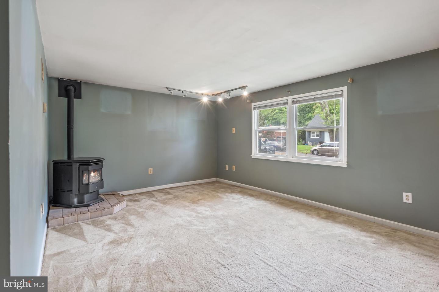 3937 FORESTDALE AVE, WOODBRIDGE, Virginia 22193, 4 Bedrooms Bedrooms, ,2 BathroomsBathrooms,Residential,For sale,3937 FORESTDALE AVE,VAPW2098750 MLS # VAPW2098750