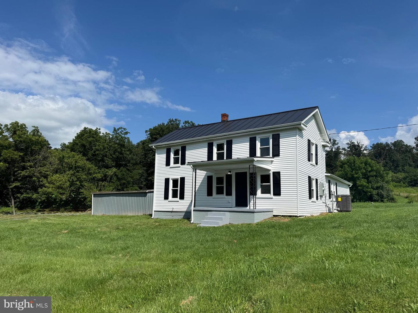 1822 PLEASANT VIEW RD, MOUNT JACKSON, Virginia 22842, 3 Bedrooms Bedrooms, ,2 BathroomsBathrooms,Residential,For sale,1822 PLEASANT VIEW RD,VASH2011956 MLS # VASH2011956
