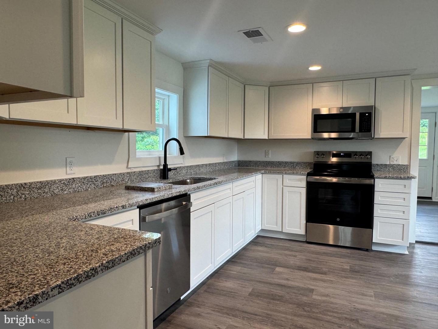 1822 PLEASANT VIEW RD, MOUNT JACKSON, Virginia 22842, 3 Bedrooms Bedrooms, ,2 BathroomsBathrooms,Residential,For sale,1822 PLEASANT VIEW RD,VASH2011956 MLS # VASH2011956
