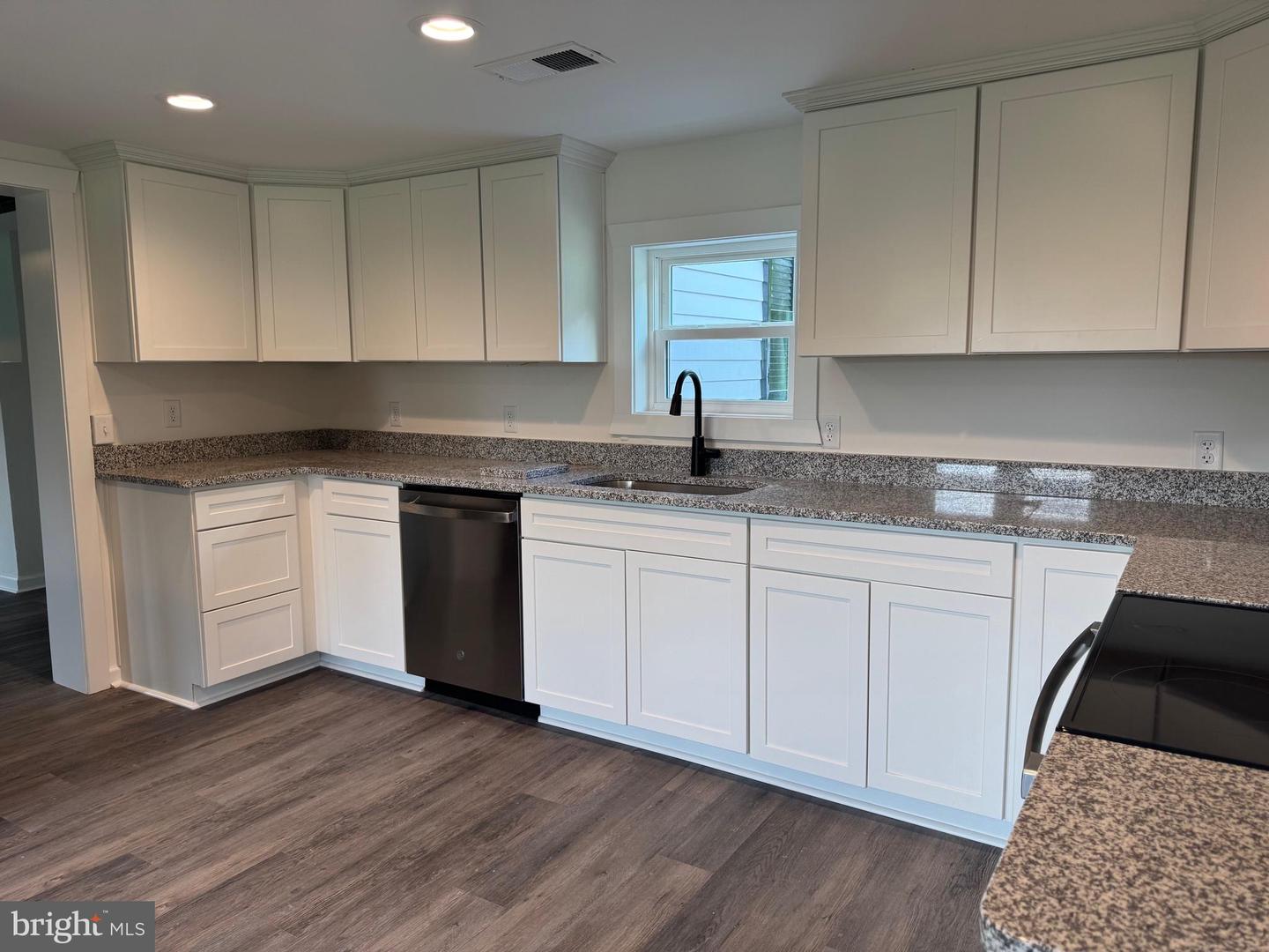 1822 PLEASANT VIEW RD, MOUNT JACKSON, Virginia 22842, 3 Bedrooms Bedrooms, ,2 BathroomsBathrooms,Residential,For sale,1822 PLEASANT VIEW RD,VASH2011956 MLS # VASH2011956