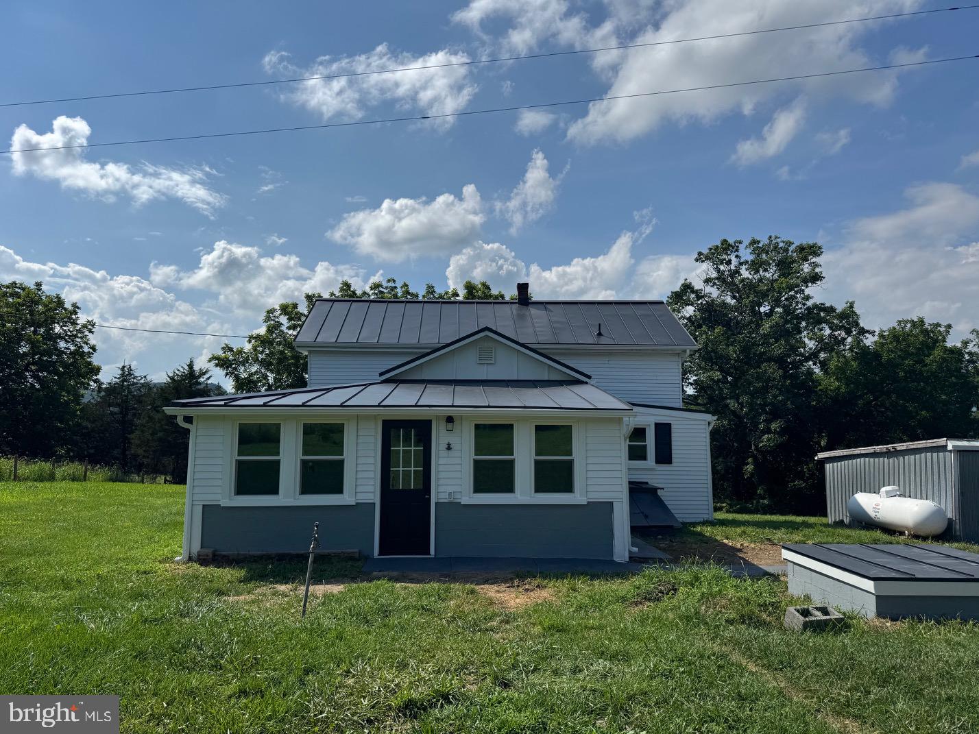 1822 PLEASANT VIEW RD, MOUNT JACKSON, Virginia 22842, 3 Bedrooms Bedrooms, ,2 BathroomsBathrooms,Residential,For sale,1822 PLEASANT VIEW RD,VASH2011956 MLS # VASH2011956