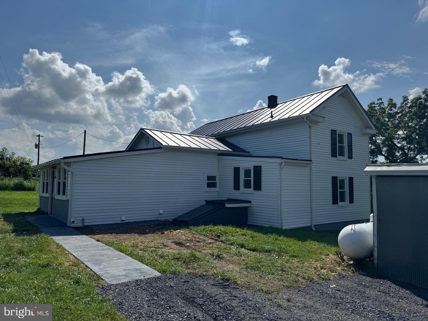 1822 PLEASANT VIEW RD, MOUNT JACKSON, Virginia 22842, 3 Bedrooms Bedrooms, ,2 BathroomsBathrooms,Residential,For sale,1822 PLEASANT VIEW RD,VASH2011956 MLS # VASH2011956