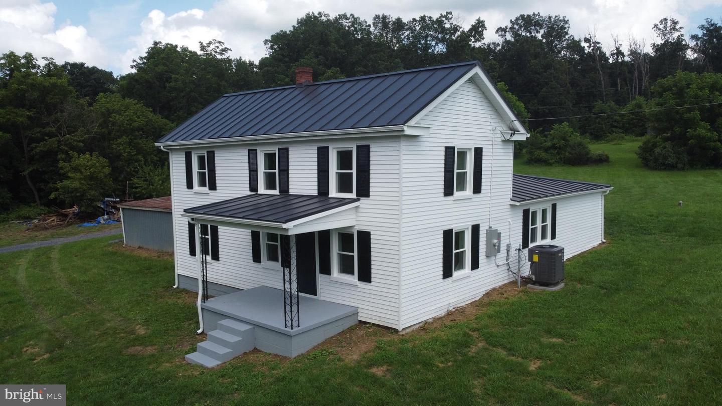 1822 PLEASANT VIEW RD, MOUNT JACKSON, Virginia 22842, 3 Bedrooms Bedrooms, ,2 BathroomsBathrooms,Residential,For sale,1822 PLEASANT VIEW RD,VASH2011956 MLS # VASH2011956