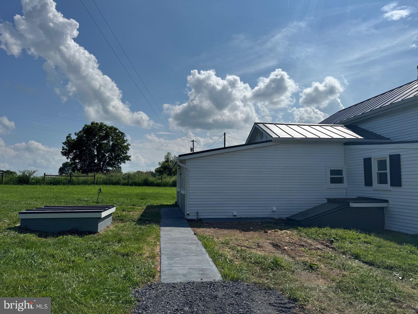 1822 PLEASANT VIEW RD, MOUNT JACKSON, Virginia 22842, 3 Bedrooms Bedrooms, ,2 BathroomsBathrooms,Residential,For sale,1822 PLEASANT VIEW RD,VASH2011956 MLS # VASH2011956