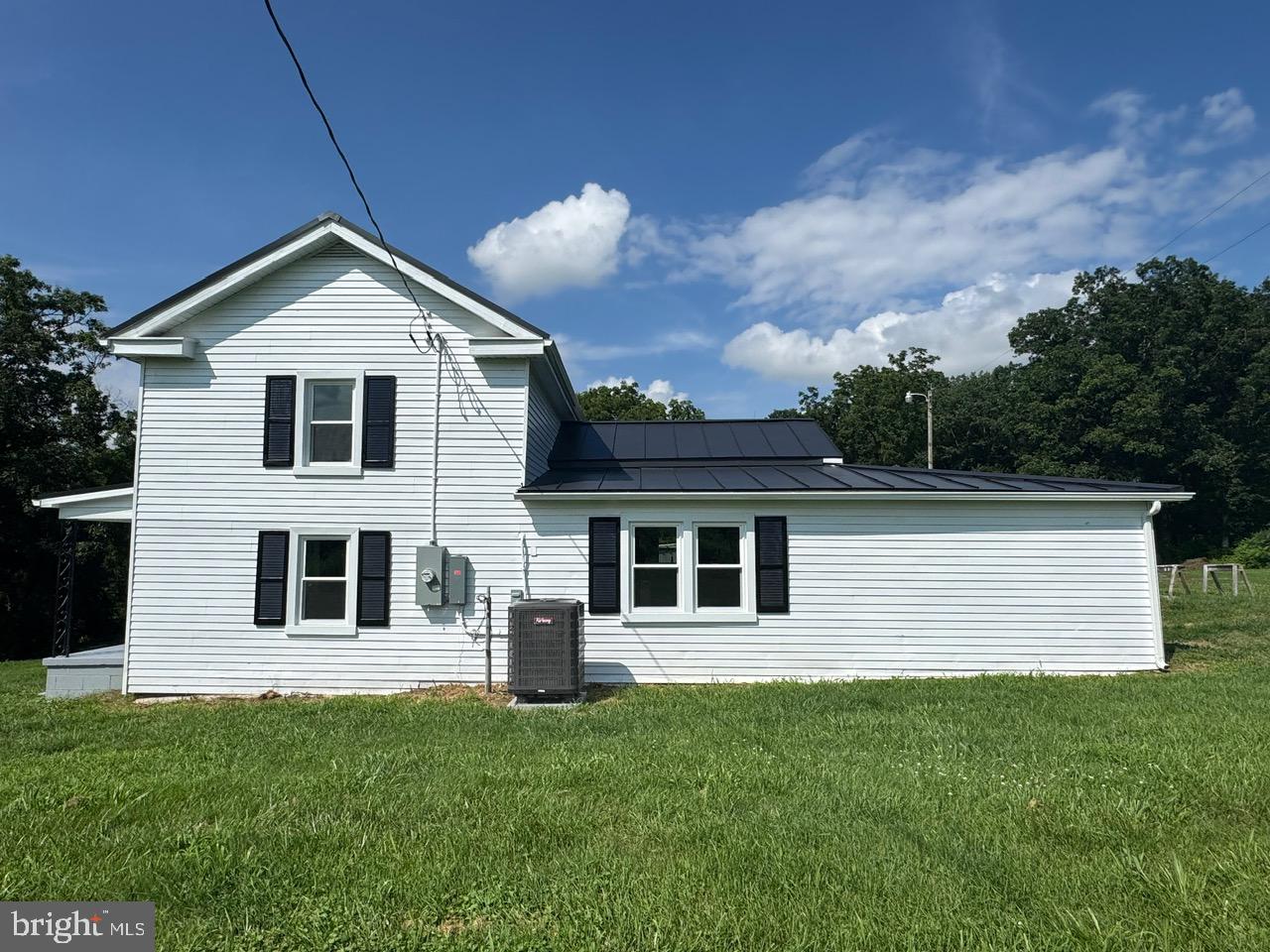 1822 PLEASANT VIEW RD, MOUNT JACKSON, Virginia 22842, 3 Bedrooms Bedrooms, ,2 BathroomsBathrooms,Residential,For sale,1822 PLEASANT VIEW RD,VASH2011956 MLS # VASH2011956