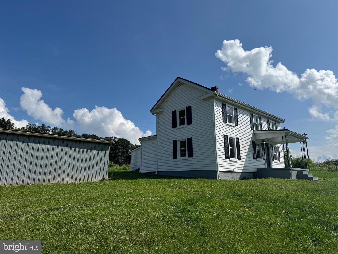 1822 PLEASANT VIEW RD, MOUNT JACKSON, Virginia 22842, 3 Bedrooms Bedrooms, ,2 BathroomsBathrooms,Residential,For sale,1822 PLEASANT VIEW RD,VASH2011956 MLS # VASH2011956