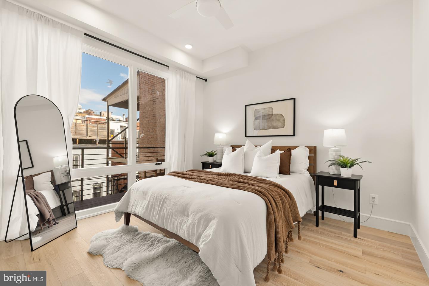 1729 T ST NW #4, WASHINGTON, District Of Columbia 20009, 3 Bedrooms Bedrooms, ,2 BathroomsBathrooms,Residential,For sale,1729 T ST NW #4,DCDC2209810 MLS # DCDC2209810