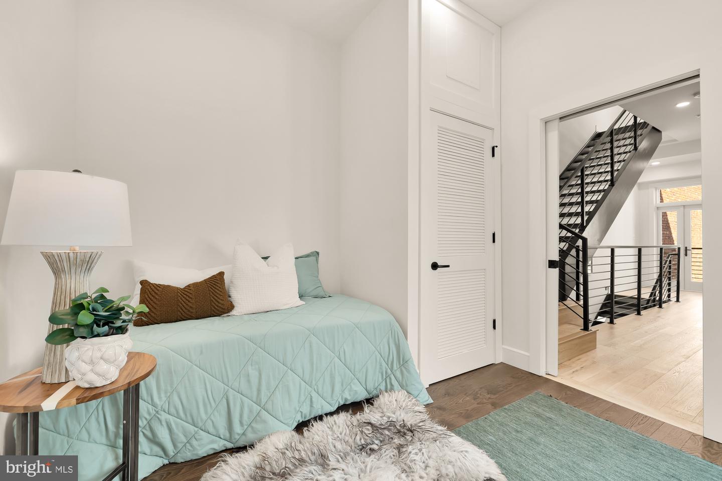 1729 T ST NW #4, WASHINGTON, District Of Columbia 20009, 3 Bedrooms Bedrooms, ,2 BathroomsBathrooms,Residential,For sale,1729 T ST NW #4,DCDC2209810 MLS # DCDC2209810