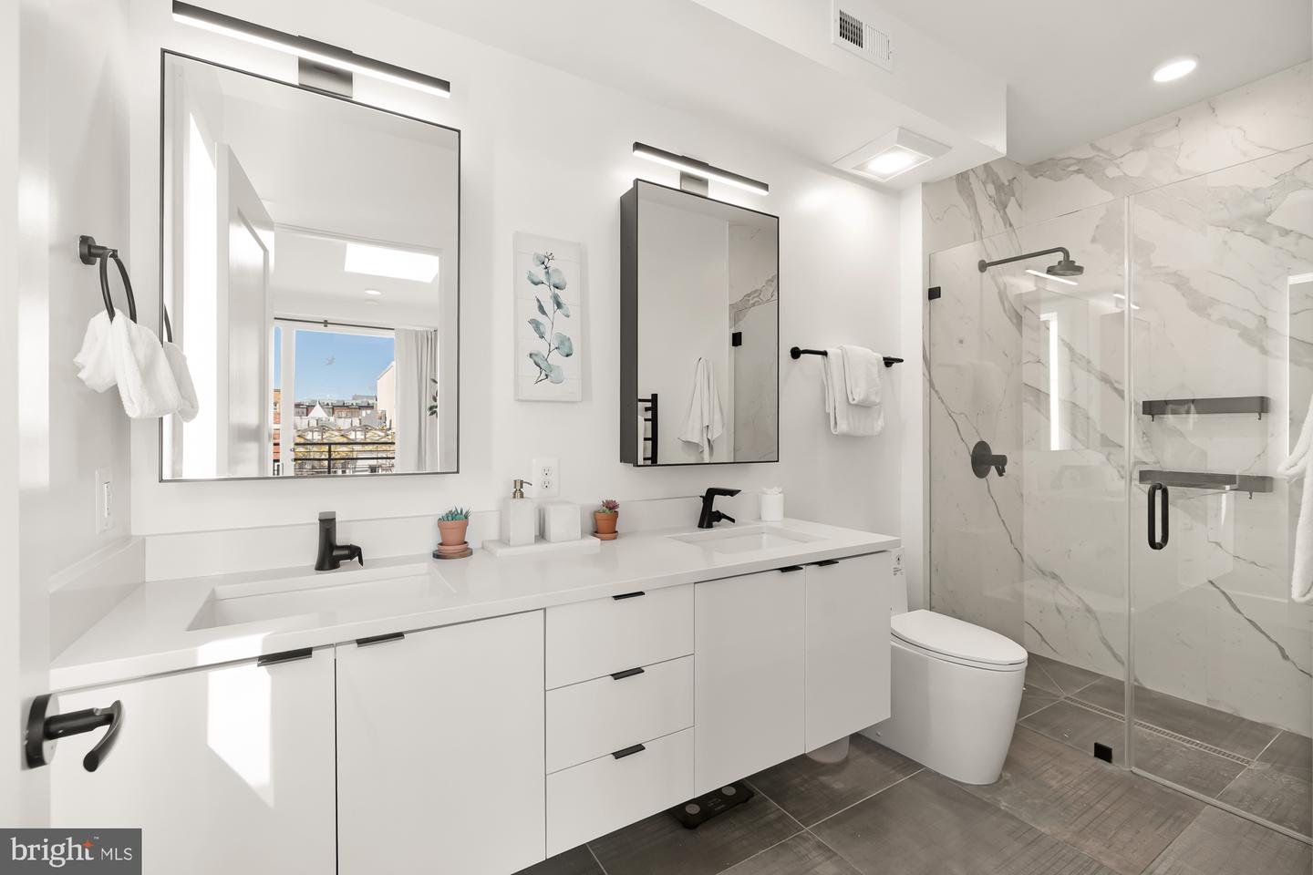 1729 T ST NW #4, WASHINGTON, District Of Columbia 20009, 3 Bedrooms Bedrooms, ,2 BathroomsBathrooms,Residential,For sale,1729 T ST NW #4,DCDC2209810 MLS # DCDC2209810