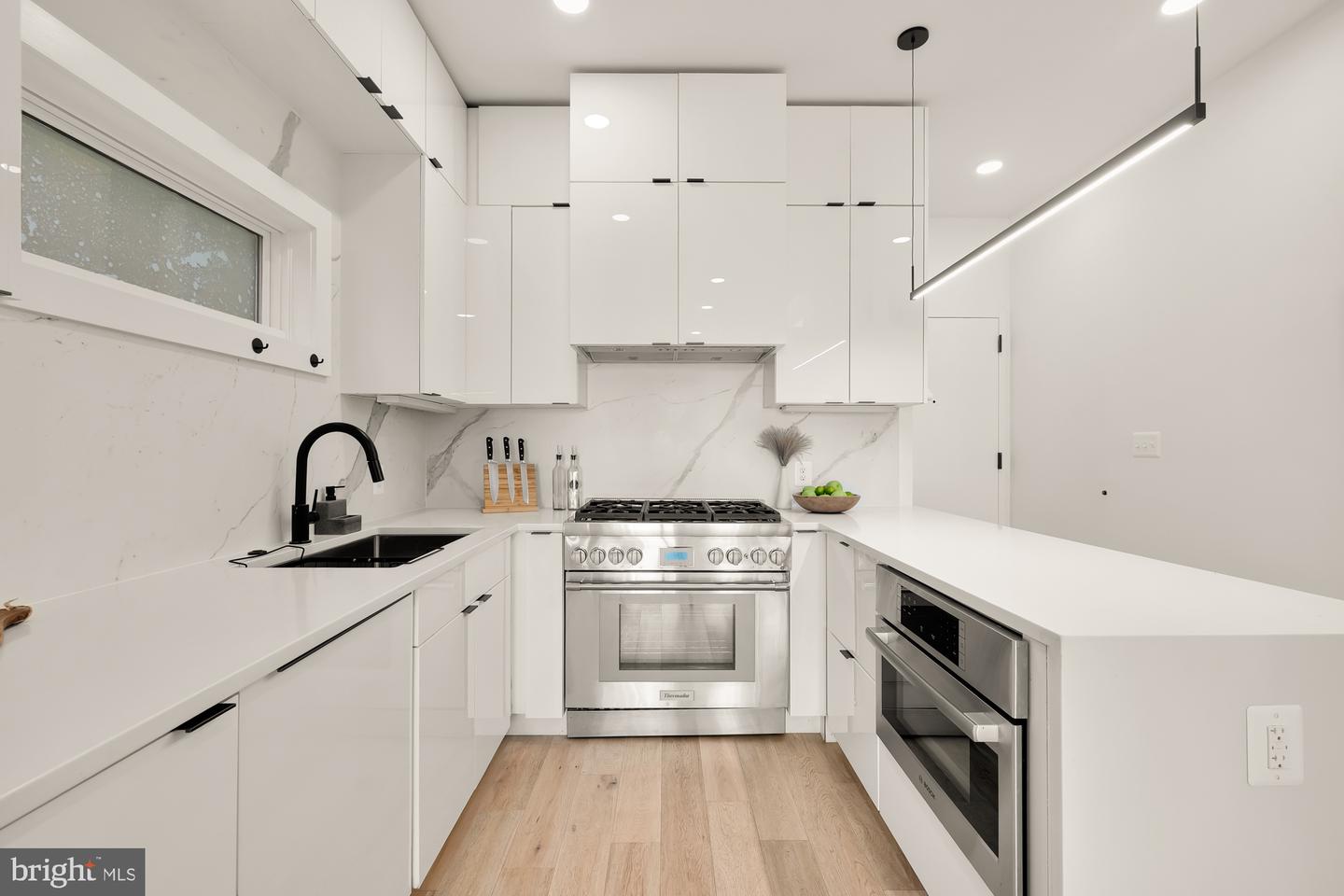 1729 T ST NW #4, WASHINGTON, District Of Columbia 20009, 3 Bedrooms Bedrooms, ,2 BathroomsBathrooms,Residential,For sale,1729 T ST NW #4,DCDC2209810 MLS # DCDC2209810