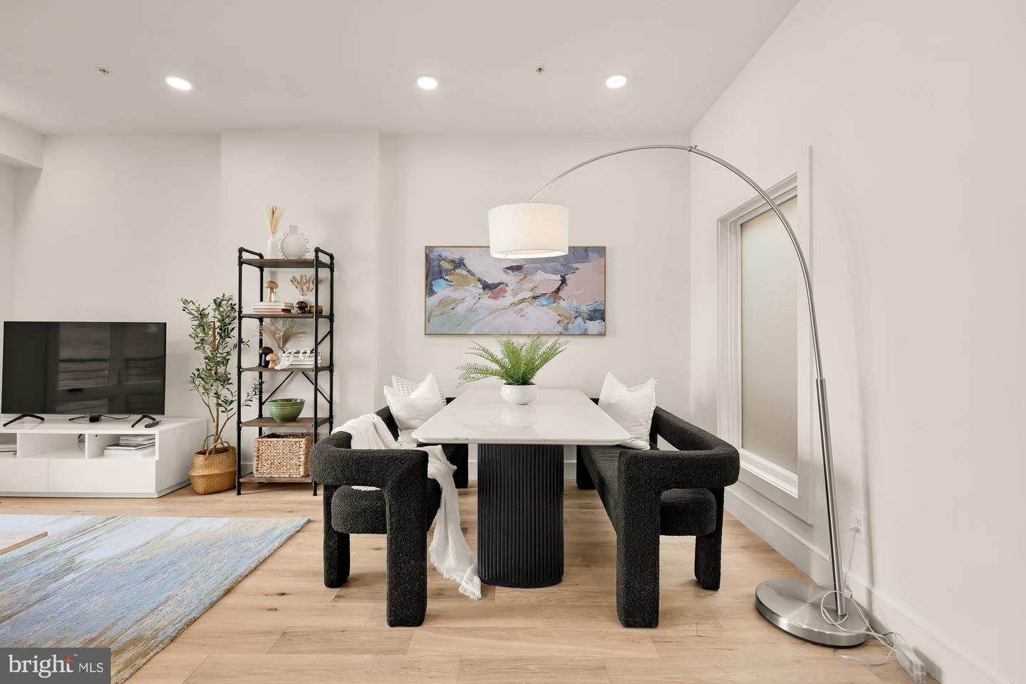 1729 T ST NW #4, WASHINGTON, District Of Columbia 20009, 3 Bedrooms Bedrooms, ,2 BathroomsBathrooms,Residential,For sale,1729 T ST NW #4,DCDC2209810 MLS # DCDC2209810