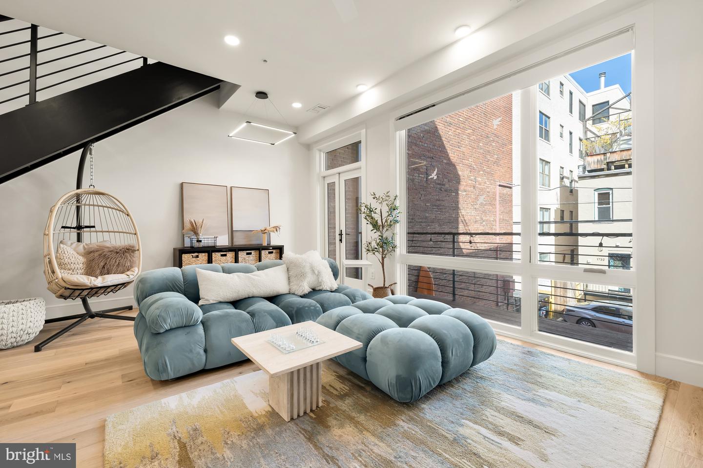 1729 T ST NW #4, WASHINGTON, District Of Columbia 20009, 3 Bedrooms Bedrooms, ,2 BathroomsBathrooms,Residential,For sale,1729 T ST NW #4,DCDC2209810 MLS # DCDC2209810