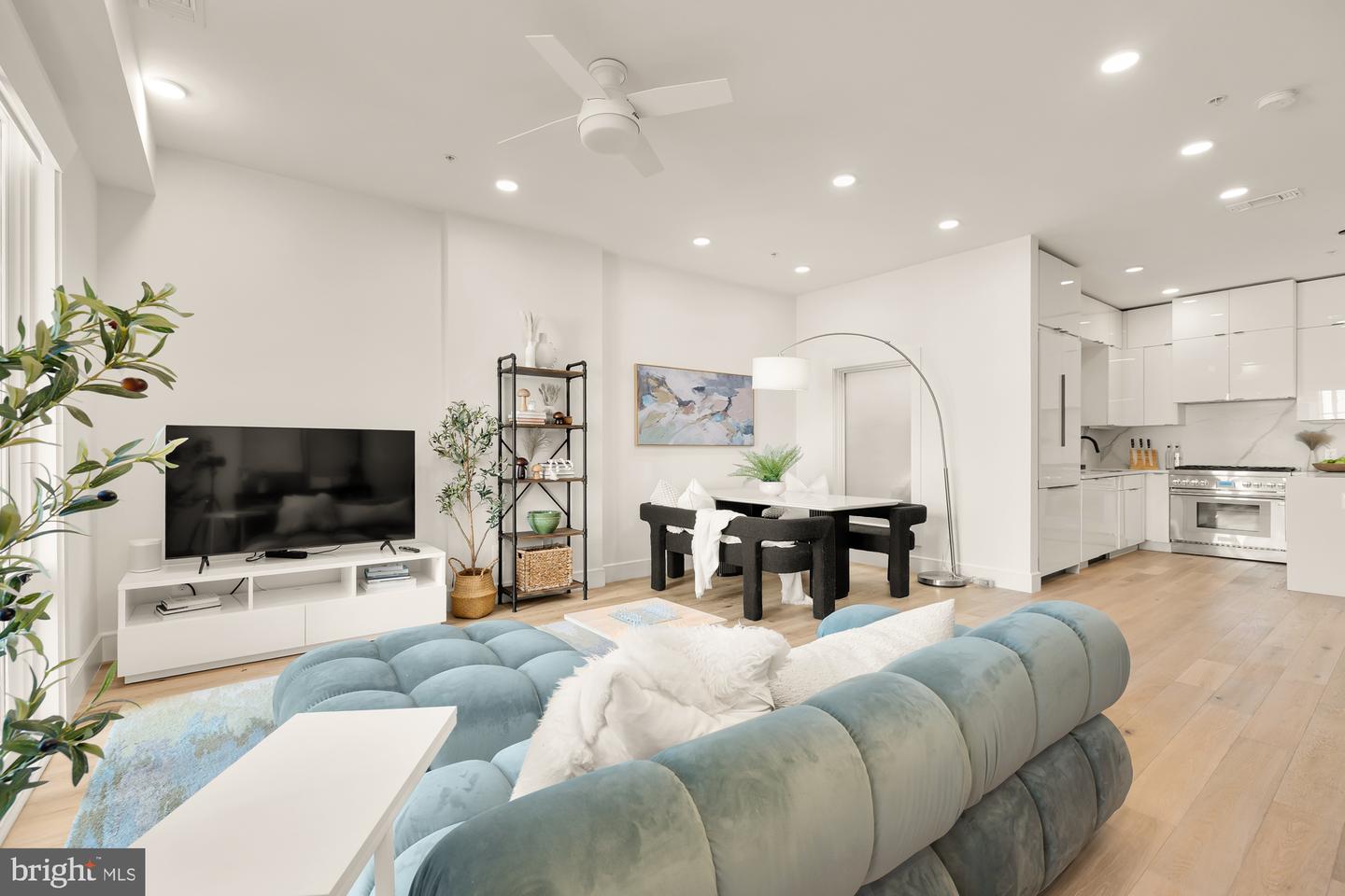 1729 T ST NW #4, WASHINGTON, District Of Columbia 20009, 3 Bedrooms Bedrooms, ,2 BathroomsBathrooms,Residential,For sale,1729 T ST NW #4,DCDC2209810 MLS # DCDC2209810