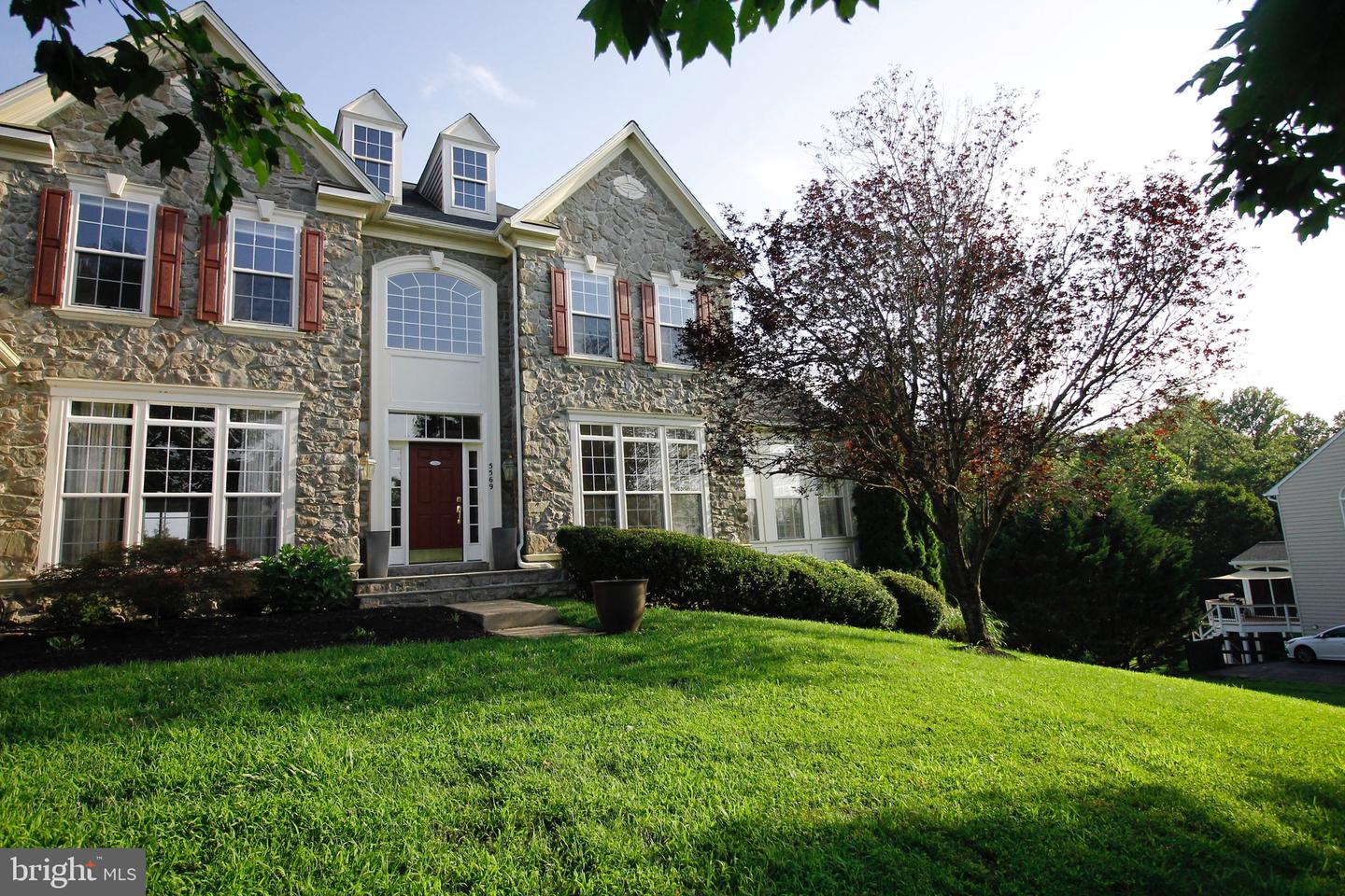 5569 JAMISONS FARM DR, WARRENTON, Virginia 20187, 6 Bedrooms Bedrooms, ,4 BathroomsBathrooms,Residential,For sale,5569 JAMISONS FARM DR,VAFQ2017420 MLS # VAFQ2017420