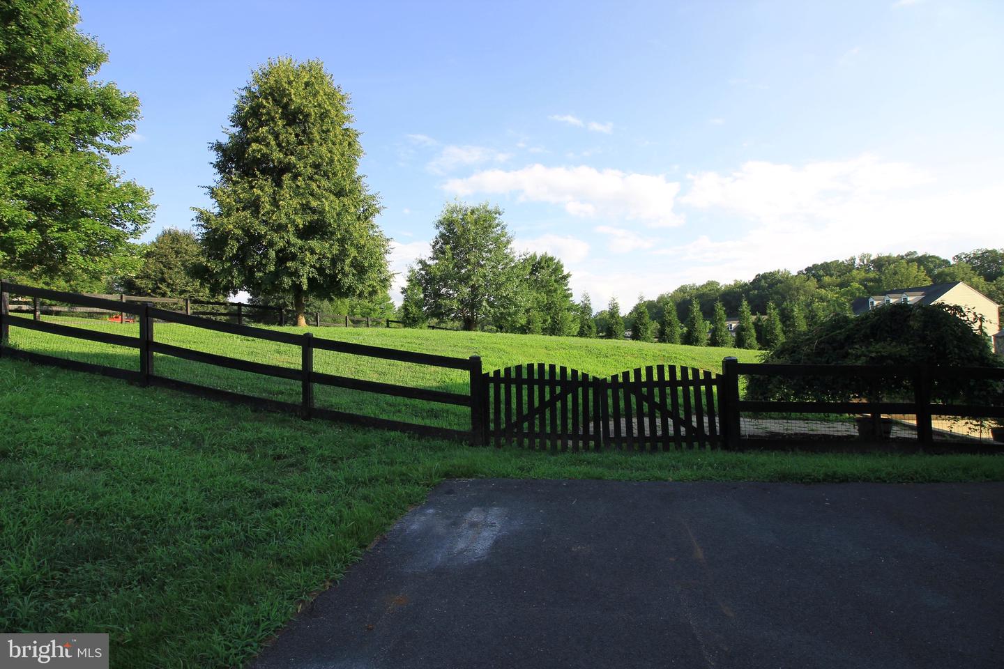 5569 JAMISONS FARM DR, WARRENTON, Virginia 20187, 6 Bedrooms Bedrooms, ,4 BathroomsBathrooms,Residential,For sale,5569 JAMISONS FARM DR,VAFQ2017420 MLS # VAFQ2017420