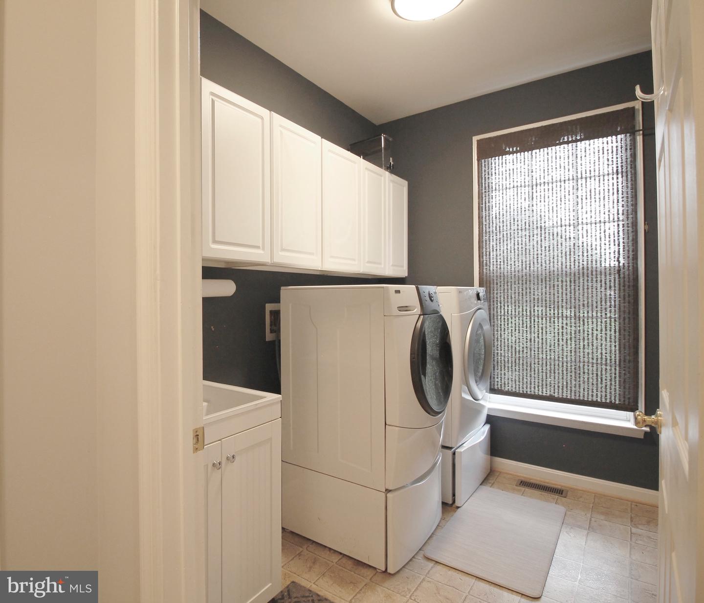 5569 JAMISONS FARM DR, WARRENTON, Virginia 20187, 6 Bedrooms Bedrooms, ,4 BathroomsBathrooms,Residential,For sale,5569 JAMISONS FARM DR,VAFQ2017420 MLS # VAFQ2017420