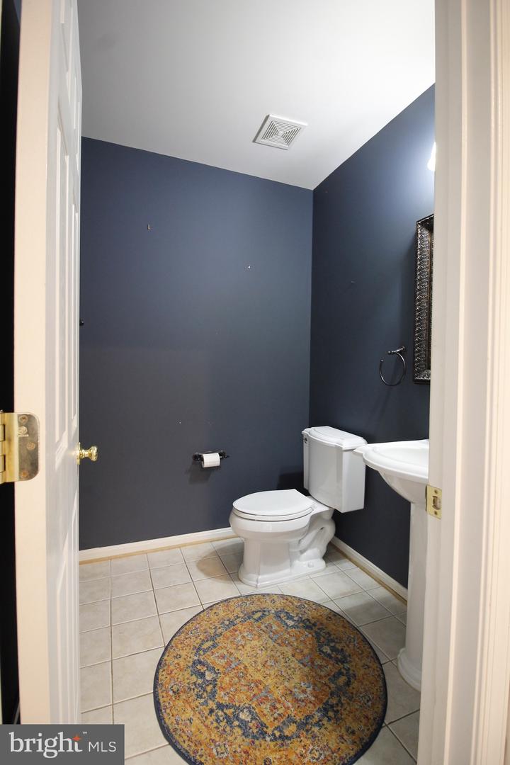5569 JAMISONS FARM DR, WARRENTON, Virginia 20187, 6 Bedrooms Bedrooms, ,4 BathroomsBathrooms,Residential,For sale,5569 JAMISONS FARM DR,VAFQ2017420 MLS # VAFQ2017420