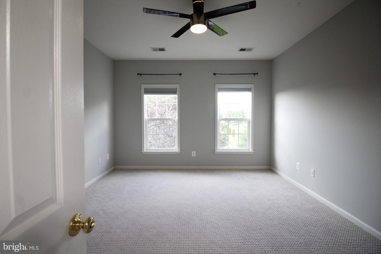 5569 JAMISONS FARM DR, WARRENTON, Virginia 20187, 6 Bedrooms Bedrooms, ,4 BathroomsBathrooms,Residential,For sale,5569 JAMISONS FARM DR,VAFQ2017420 MLS # VAFQ2017420