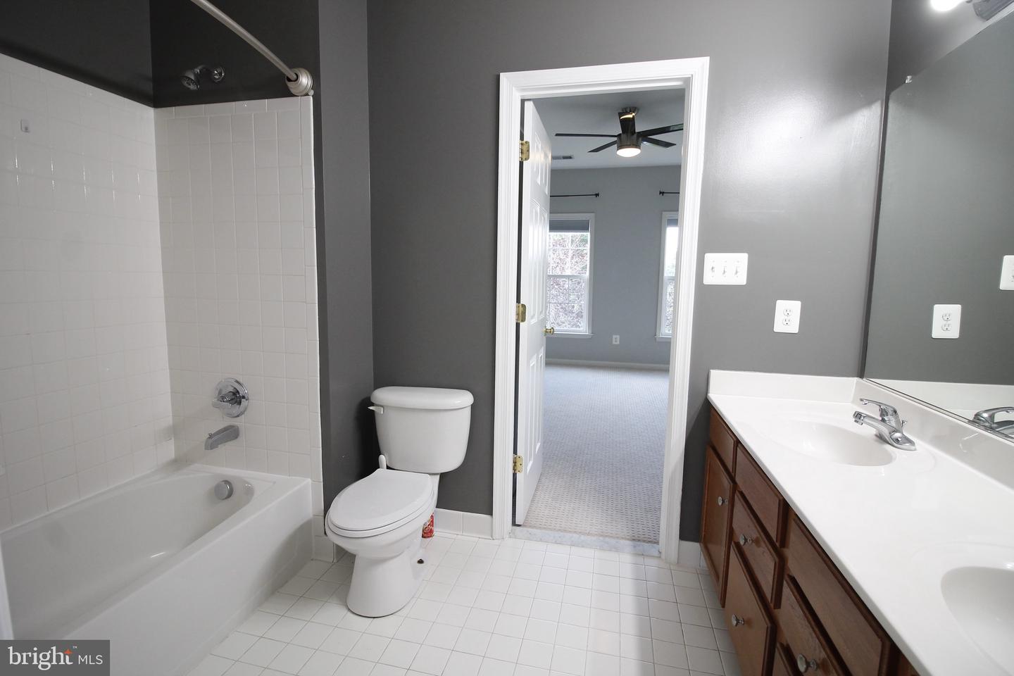5569 JAMISONS FARM DR, WARRENTON, Virginia 20187, 6 Bedrooms Bedrooms, ,4 BathroomsBathrooms,Residential,For sale,5569 JAMISONS FARM DR,VAFQ2017420 MLS # VAFQ2017420