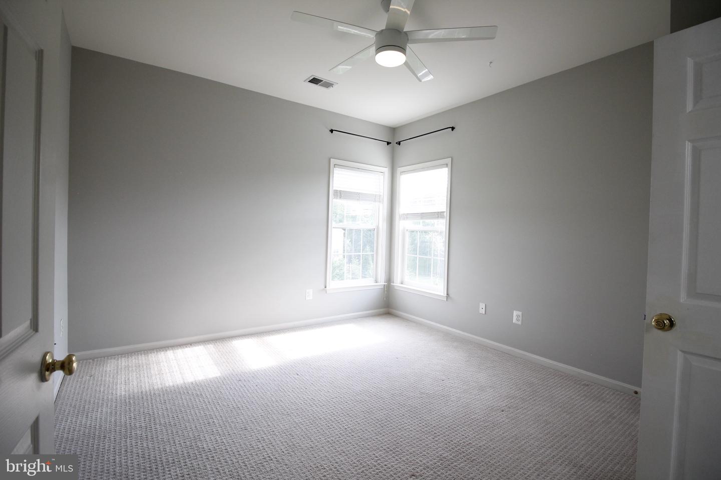 5569 JAMISONS FARM DR, WARRENTON, Virginia 20187, 6 Bedrooms Bedrooms, ,4 BathroomsBathrooms,Residential,For sale,5569 JAMISONS FARM DR,VAFQ2017420 MLS # VAFQ2017420
