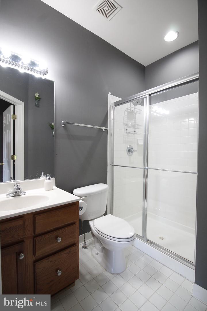 5569 JAMISONS FARM DR, WARRENTON, Virginia 20187, 6 Bedrooms Bedrooms, ,4 BathroomsBathrooms,Residential,For sale,5569 JAMISONS FARM DR,VAFQ2017420 MLS # VAFQ2017420