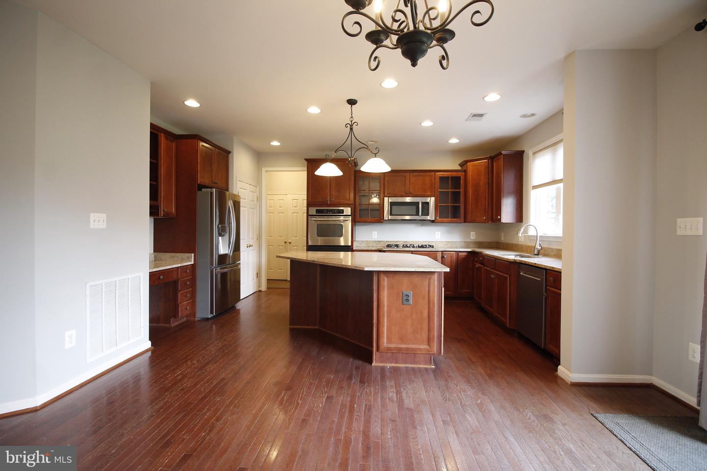 5569 JAMISONS FARM DR, WARRENTON, Virginia 20187, 6 Bedrooms Bedrooms, ,4 BathroomsBathrooms,Residential,For sale,5569 JAMISONS FARM DR,VAFQ2017420 MLS # VAFQ2017420