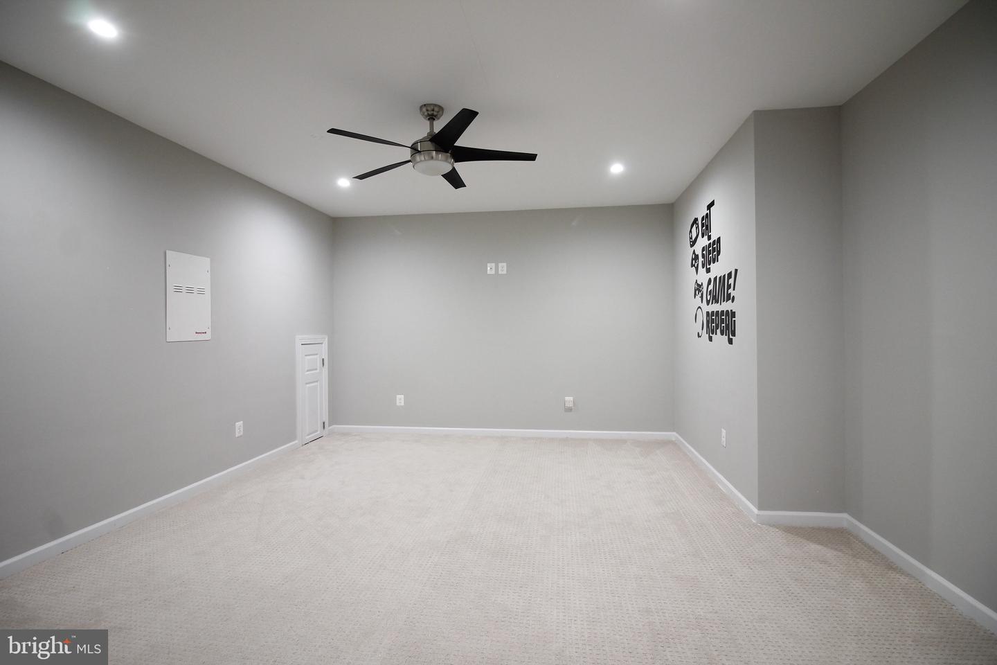5569 JAMISONS FARM DR, WARRENTON, Virginia 20187, 6 Bedrooms Bedrooms, ,4 BathroomsBathrooms,Residential,For sale,5569 JAMISONS FARM DR,VAFQ2017420 MLS # VAFQ2017420