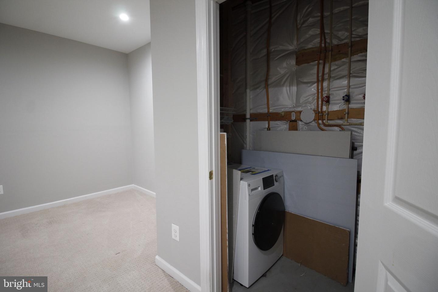 5569 JAMISONS FARM DR, WARRENTON, Virginia 20187, 6 Bedrooms Bedrooms, ,4 BathroomsBathrooms,Residential,For sale,5569 JAMISONS FARM DR,VAFQ2017420 MLS # VAFQ2017420