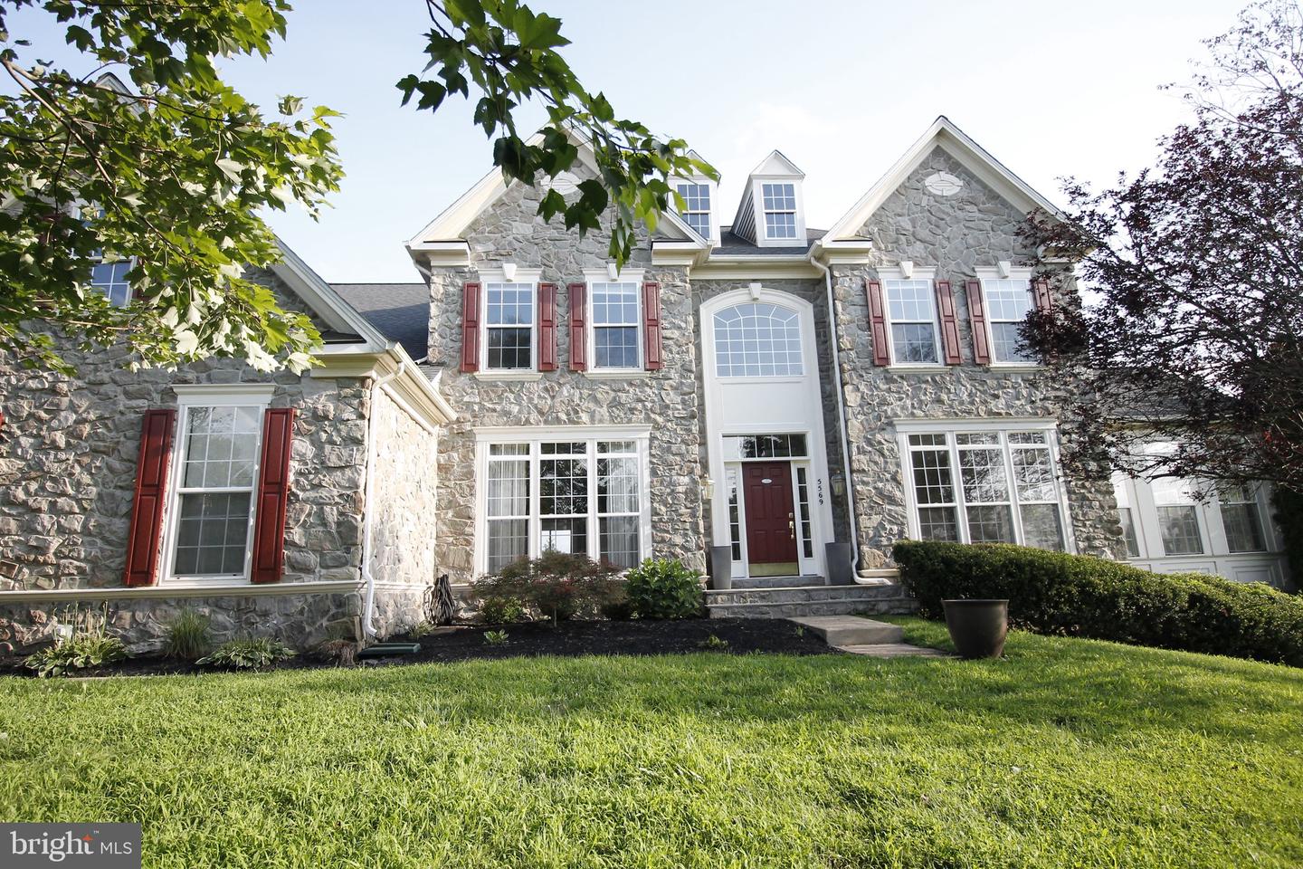 5569 JAMISONS FARM DR, WARRENTON, Virginia 20187, 6 Bedrooms Bedrooms, ,4 BathroomsBathrooms,Residential,For sale,5569 JAMISONS FARM DR,VAFQ2017420 MLS # VAFQ2017420