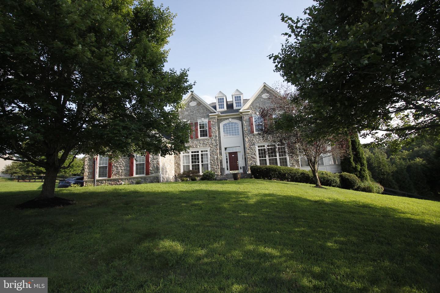 5569 JAMISONS FARM DR, WARRENTON, Virginia 20187, 6 Bedrooms Bedrooms, ,4 BathroomsBathrooms,Residential,For sale,5569 JAMISONS FARM DR,VAFQ2017420 MLS # VAFQ2017420