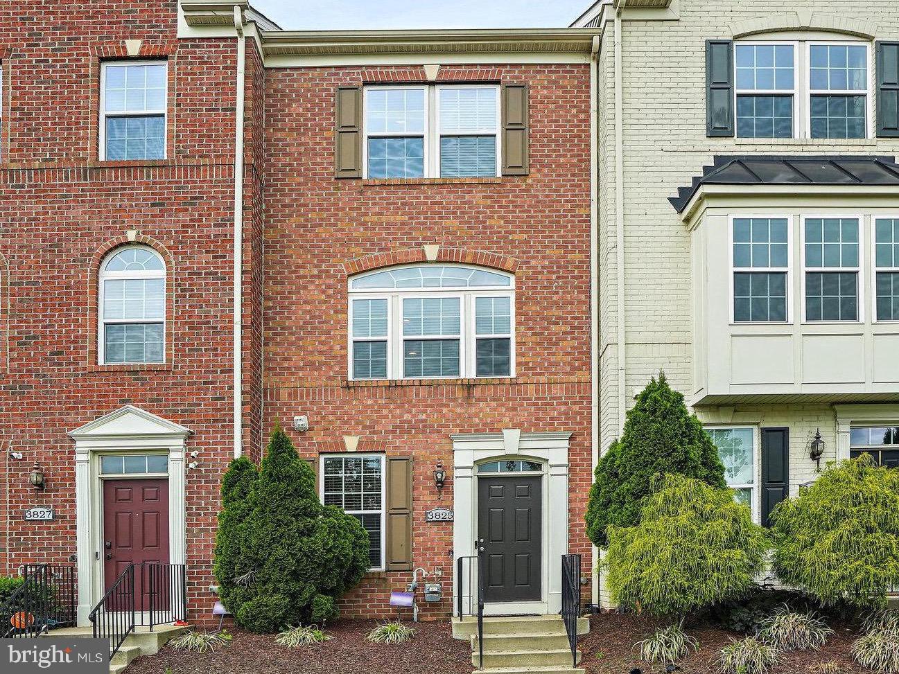 3825 COMMODORE JOSHUA BARNEY DR NE, WASHINGTON, District Of Columbia 20018, 2 Bedrooms Bedrooms, ,2 BathroomsBathrooms,Residential,For sale,3825 COMMODORE JOSHUA BARNEY DR NE,DCDC2210068 MLS # DCDC2210068
