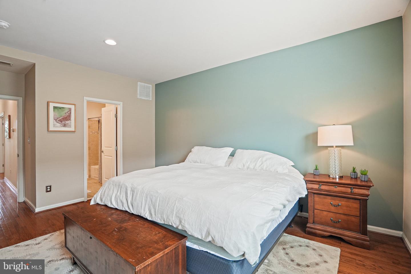3825 COMMODORE JOSHUA BARNEY DR NE, WASHINGTON, District Of Columbia 20018, 2 Bedrooms Bedrooms, ,2 BathroomsBathrooms,Residential,For sale,3825 COMMODORE JOSHUA BARNEY DR NE,DCDC2210068 MLS # DCDC2210068