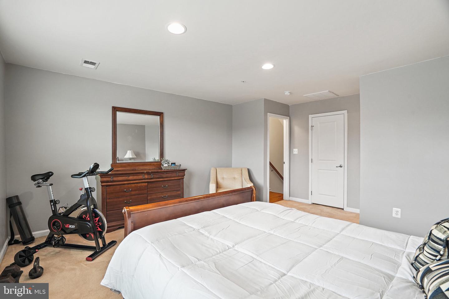 3825 COMMODORE JOSHUA BARNEY DR NE, WASHINGTON, District Of Columbia 20018, 2 Bedrooms Bedrooms, ,2 BathroomsBathrooms,Residential,For sale,3825 COMMODORE JOSHUA BARNEY DR NE,DCDC2210068 MLS # DCDC2210068
