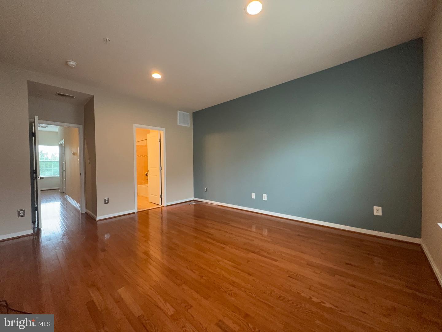 3825 COMMODORE JOSHUA BARNEY DR NE, WASHINGTON, District Of Columbia 20018, 2 Bedrooms Bedrooms, ,2 BathroomsBathrooms,Residential,For sale,3825 COMMODORE JOSHUA BARNEY DR NE,DCDC2210068 MLS # DCDC2210068
