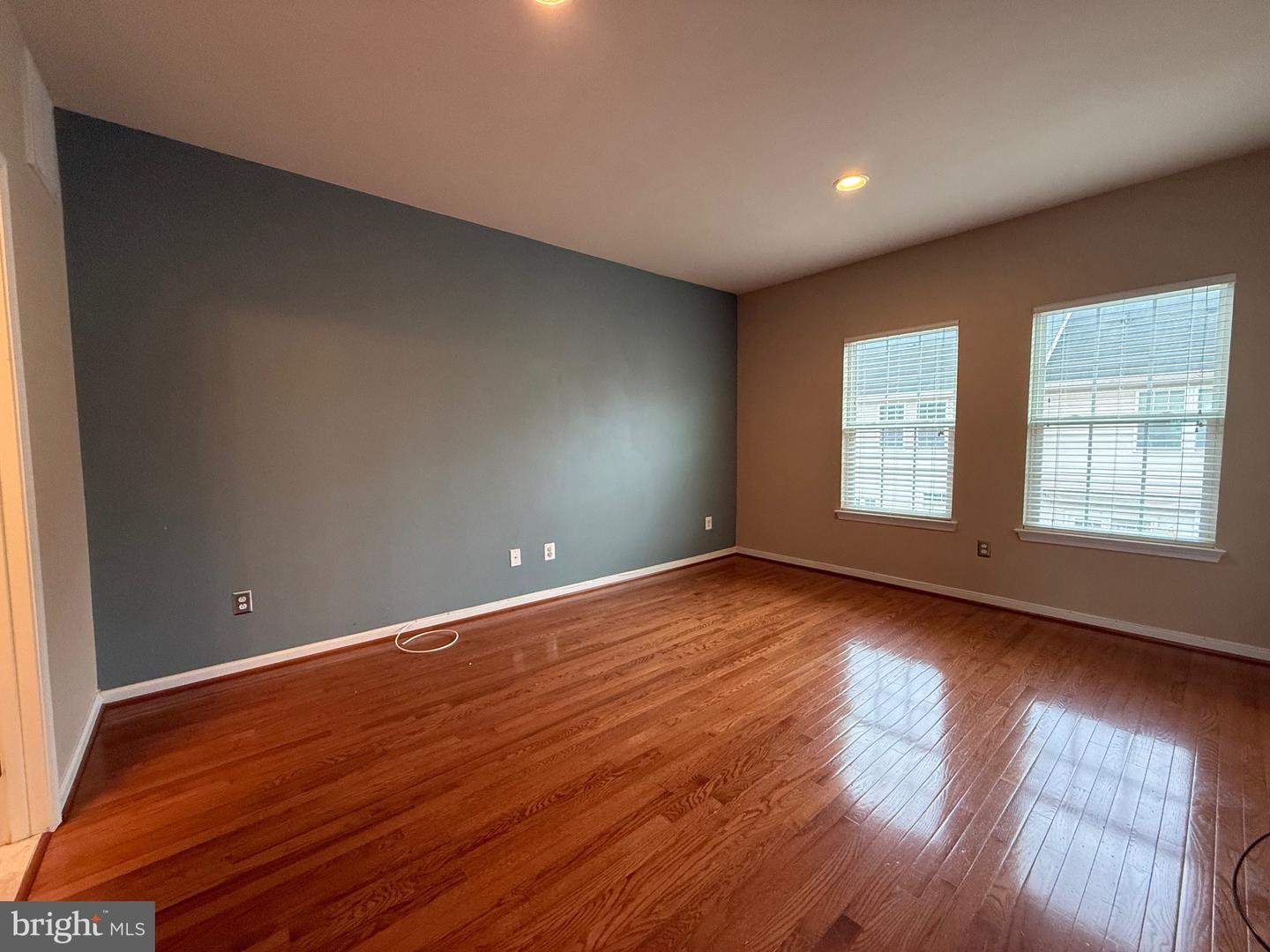 3825 COMMODORE JOSHUA BARNEY DR NE, WASHINGTON, District Of Columbia 20018, 2 Bedrooms Bedrooms, ,2 BathroomsBathrooms,Residential,For sale,3825 COMMODORE JOSHUA BARNEY DR NE,DCDC2210068 MLS # DCDC2210068