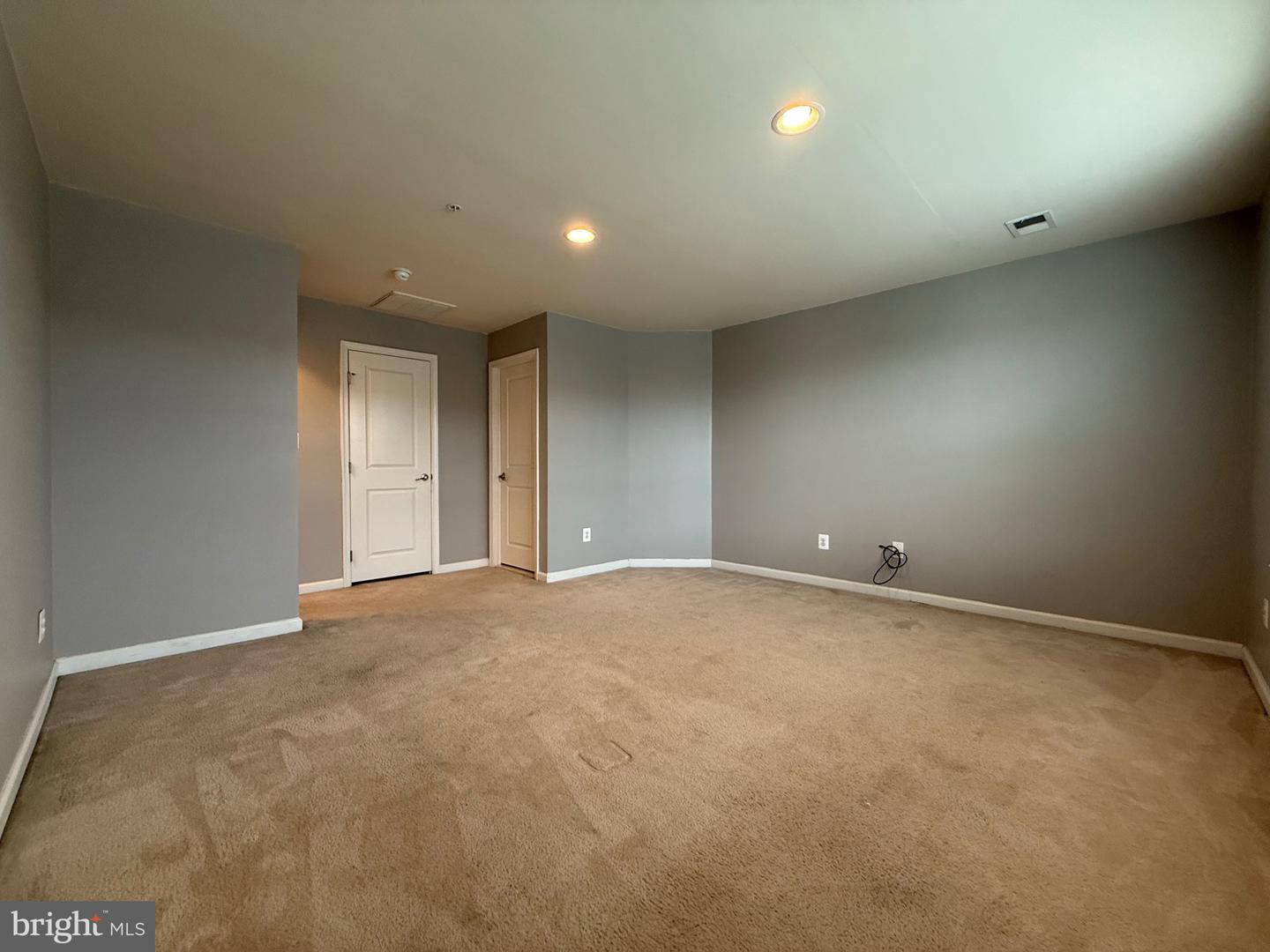 3825 COMMODORE JOSHUA BARNEY DR NE, WASHINGTON, District Of Columbia 20018, 2 Bedrooms Bedrooms, ,2 BathroomsBathrooms,Residential,For sale,3825 COMMODORE JOSHUA BARNEY DR NE,DCDC2210068 MLS # DCDC2210068