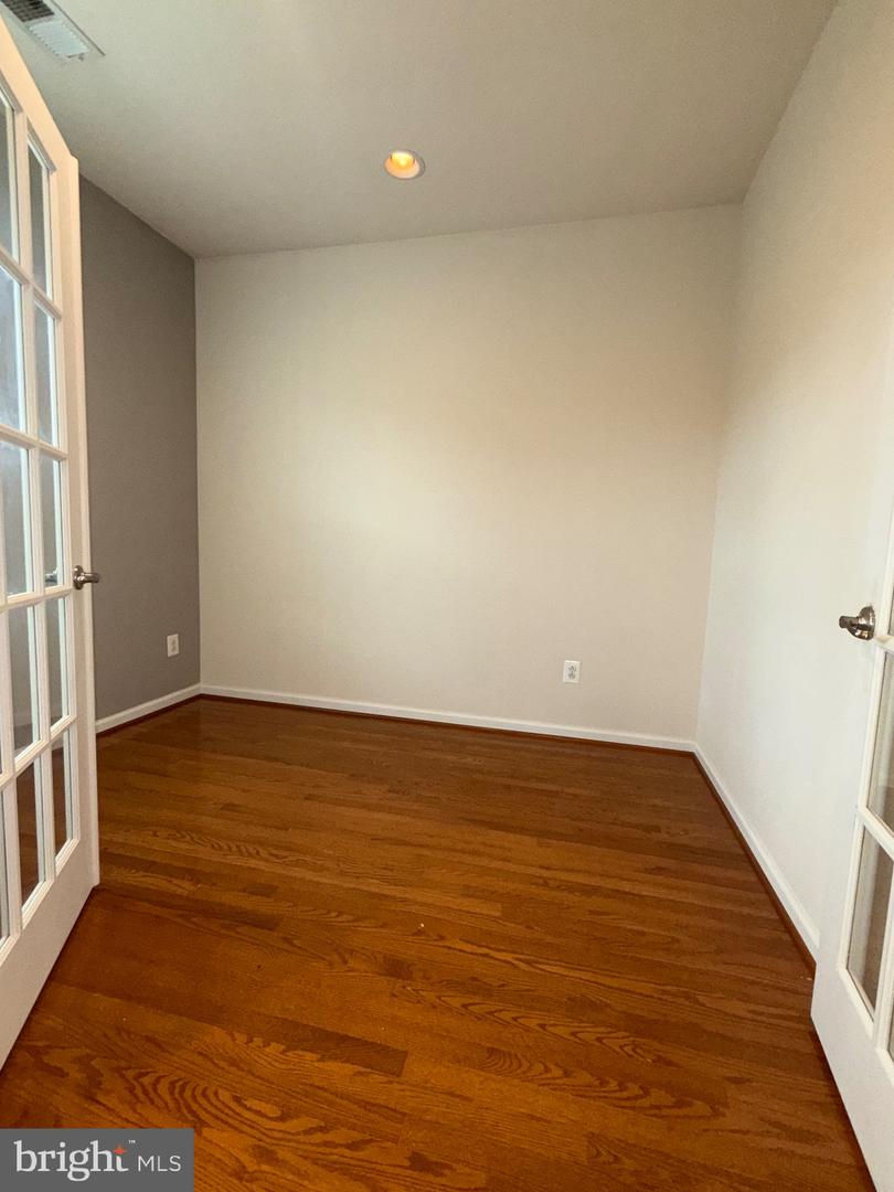 3825 COMMODORE JOSHUA BARNEY DR NE, WASHINGTON, District Of Columbia 20018, 2 Bedrooms Bedrooms, ,2 BathroomsBathrooms,Residential,For sale,3825 COMMODORE JOSHUA BARNEY DR NE,DCDC2210068 MLS # DCDC2210068