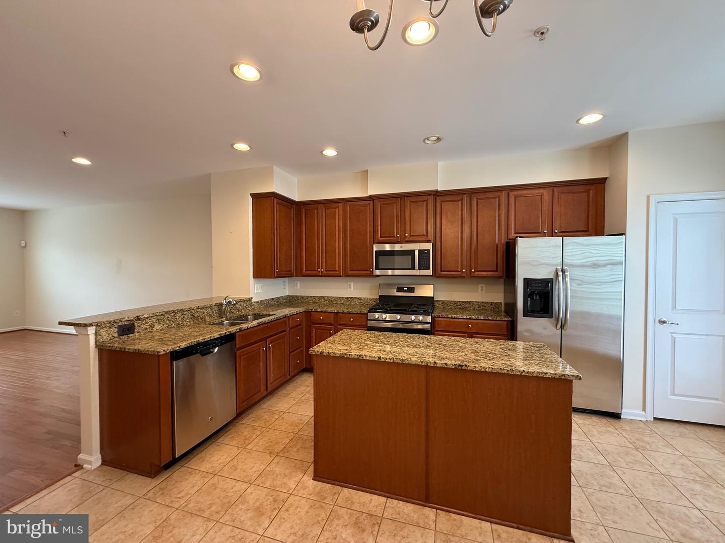 3825 COMMODORE JOSHUA BARNEY DR NE, WASHINGTON, District Of Columbia 20018, 2 Bedrooms Bedrooms, ,2 BathroomsBathrooms,Residential,For sale,3825 COMMODORE JOSHUA BARNEY DR NE,DCDC2210068 MLS # DCDC2210068