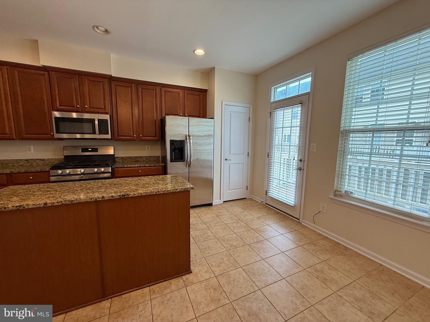 3825 COMMODORE JOSHUA BARNEY DR NE, WASHINGTON, District Of Columbia 20018, 2 Bedrooms Bedrooms, ,2 BathroomsBathrooms,Residential,For sale,3825 COMMODORE JOSHUA BARNEY DR NE,DCDC2210068 MLS # DCDC2210068