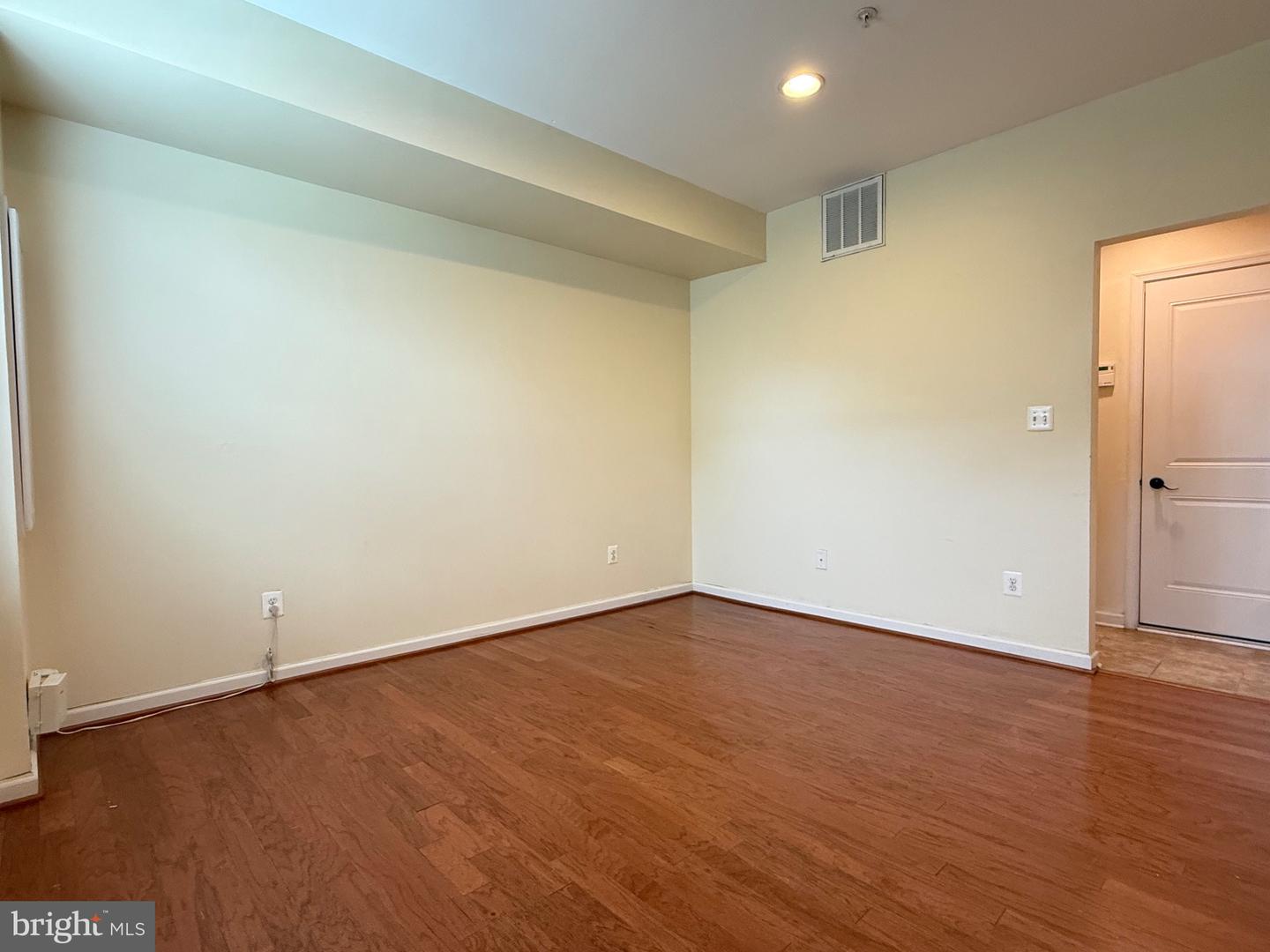 3825 COMMODORE JOSHUA BARNEY DR NE, WASHINGTON, District Of Columbia 20018, 2 Bedrooms Bedrooms, ,2 BathroomsBathrooms,Residential,For sale,3825 COMMODORE JOSHUA BARNEY DR NE,DCDC2210068 MLS # DCDC2210068