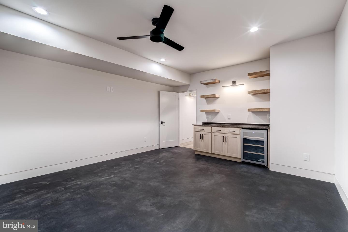 8539 APONI RD, VIENNA, Virginia 22180, 6 Bedrooms Bedrooms, ,6 BathroomsBathrooms,Residential,For sale,8539 APONI RD,VAFX2255176 MLS # VAFX2255176
