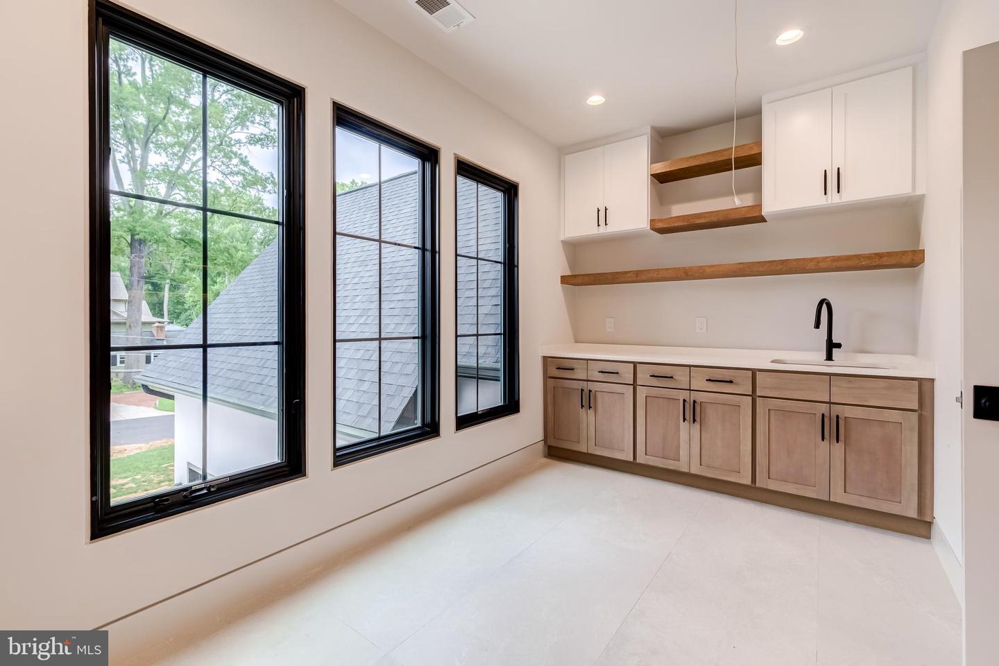 8539 APONI RD, VIENNA, Virginia 22180, 6 Bedrooms Bedrooms, ,6 BathroomsBathrooms,Residential,For sale,8539 APONI RD,VAFX2255176 MLS # VAFX2255176