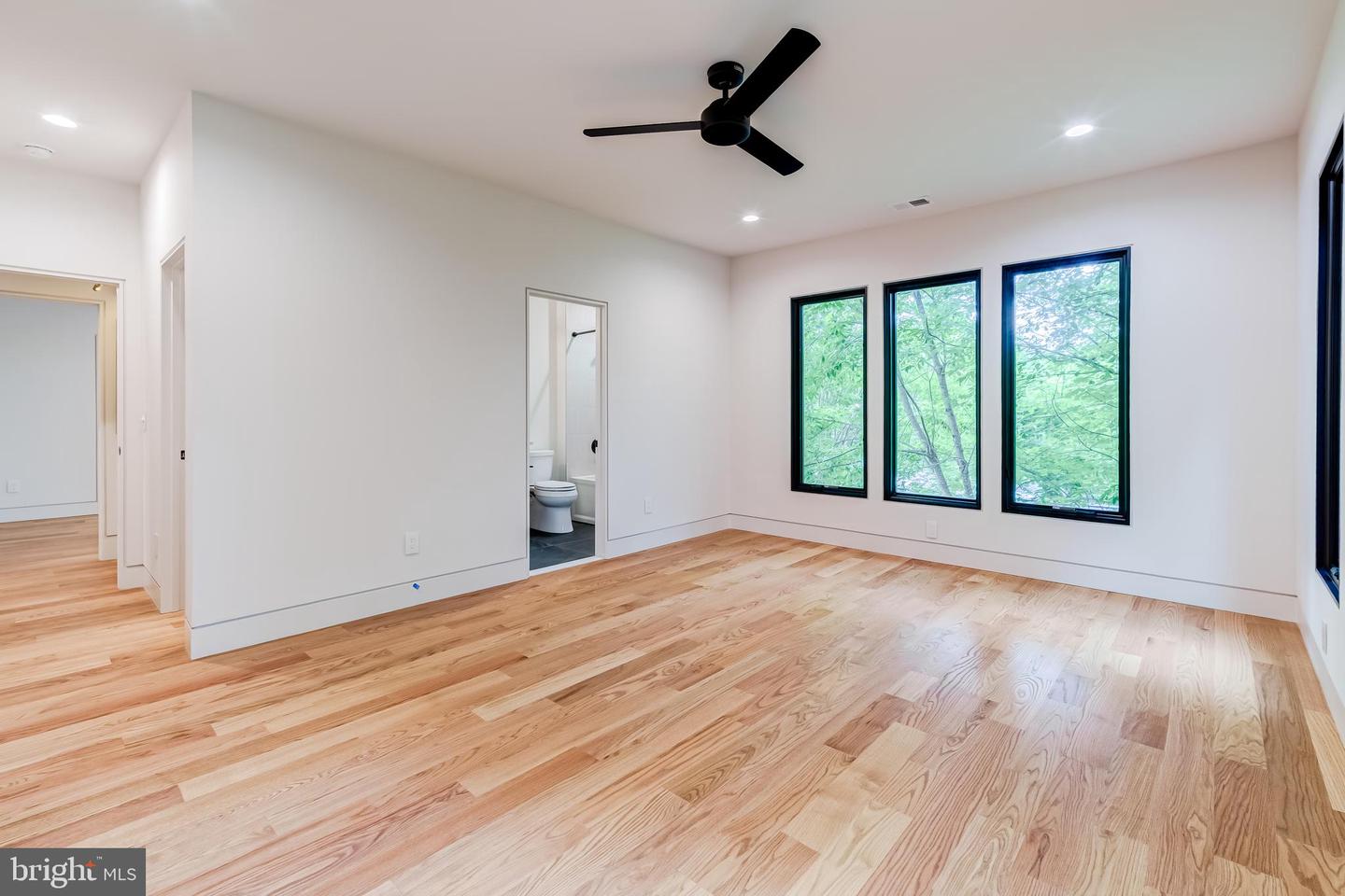 8539 APONI RD, VIENNA, Virginia 22180, 6 Bedrooms Bedrooms, ,6 BathroomsBathrooms,Residential,For sale,8539 APONI RD,VAFX2255176 MLS # VAFX2255176