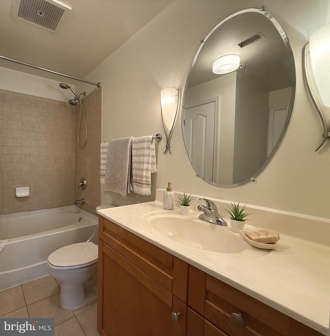 1111 11TH ST NW #304, WASHINGTON, District Of Columbia 20001, 1 Bedroom Bedrooms, ,1 BathroomBathrooms,Residential,For sale,1111 11TH ST NW #304,DCDC2210112 MLS # DCDC2210112