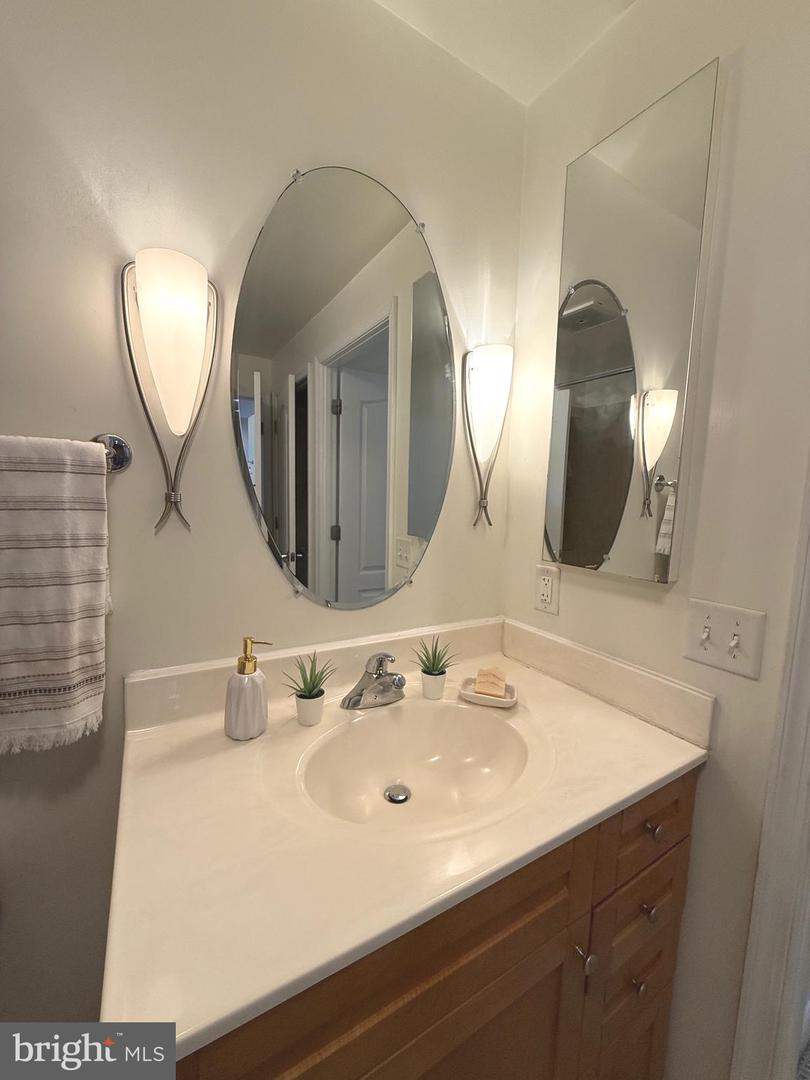 1111 11TH ST NW #304, WASHINGTON, District Of Columbia 20001, 1 Bedroom Bedrooms, ,1 BathroomBathrooms,Residential,For sale,1111 11TH ST NW #304,DCDC2210112 MLS # DCDC2210112