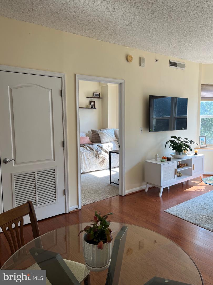 1111 11TH ST NW #304, WASHINGTON, District Of Columbia 20001, 1 Bedroom Bedrooms, ,1 BathroomBathrooms,Residential,For sale,1111 11TH ST NW #304,DCDC2210112 MLS # DCDC2210112