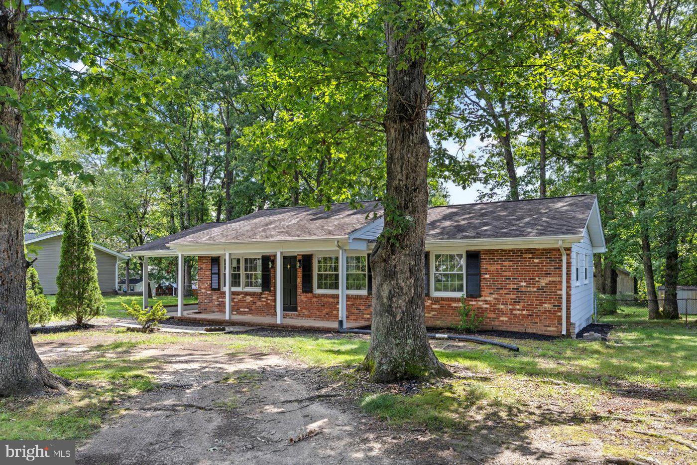 809 SHERWOOD LN, FREDERICKSBURG, Virginia 22407, 3 Bedrooms Bedrooms, ,2 BathroomsBathrooms,Residential,For sale,809 SHERWOOD LN,VASP2034662 MLS # VASP2034662