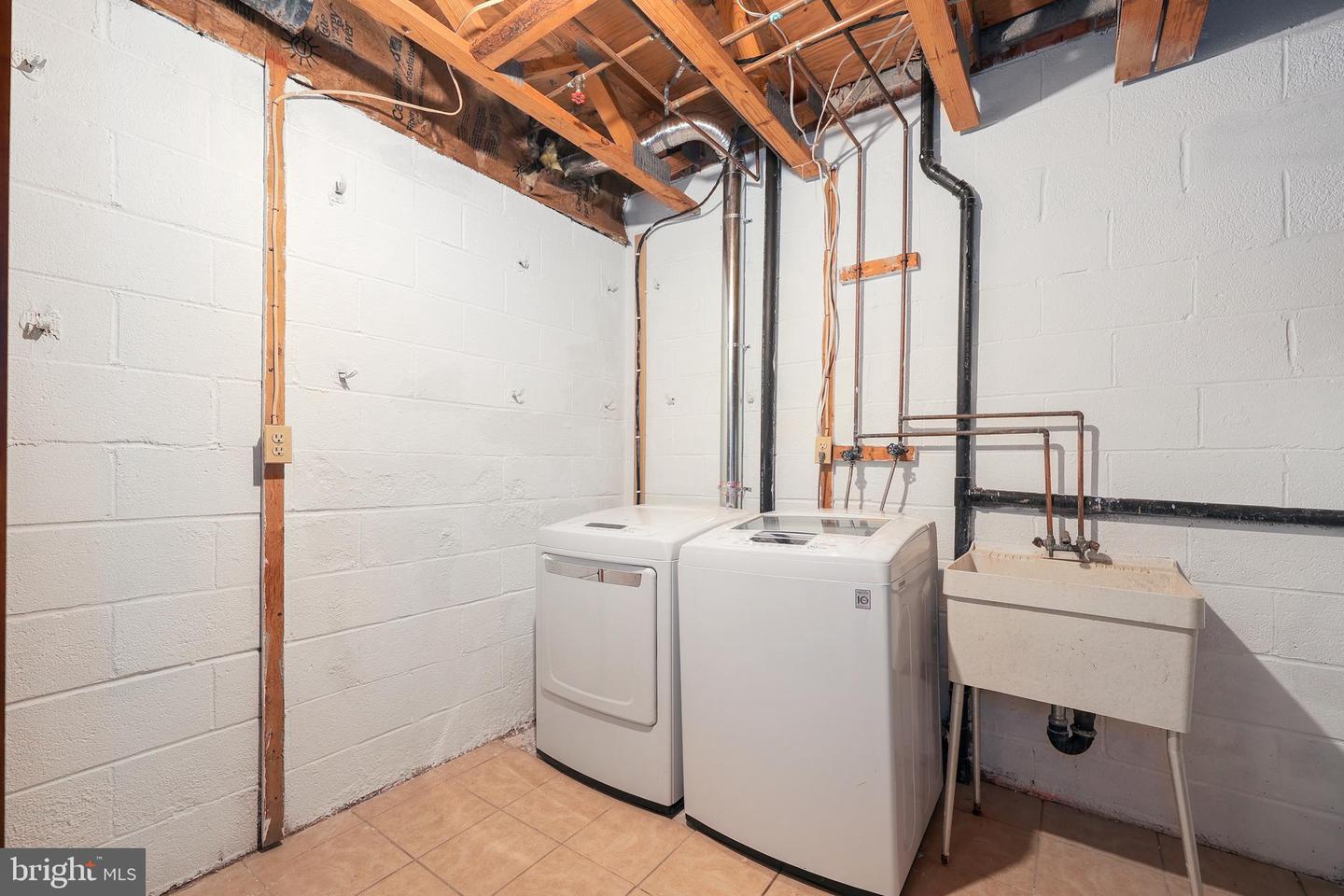 2845 SEMINOLE RD, WOODBRIDGE, Virginia 22192, 3 Bedrooms Bedrooms, ,3 BathroomsBathrooms,Residential,For sale,2845 SEMINOLE RD,VAPW2099128 MLS # VAPW2099128